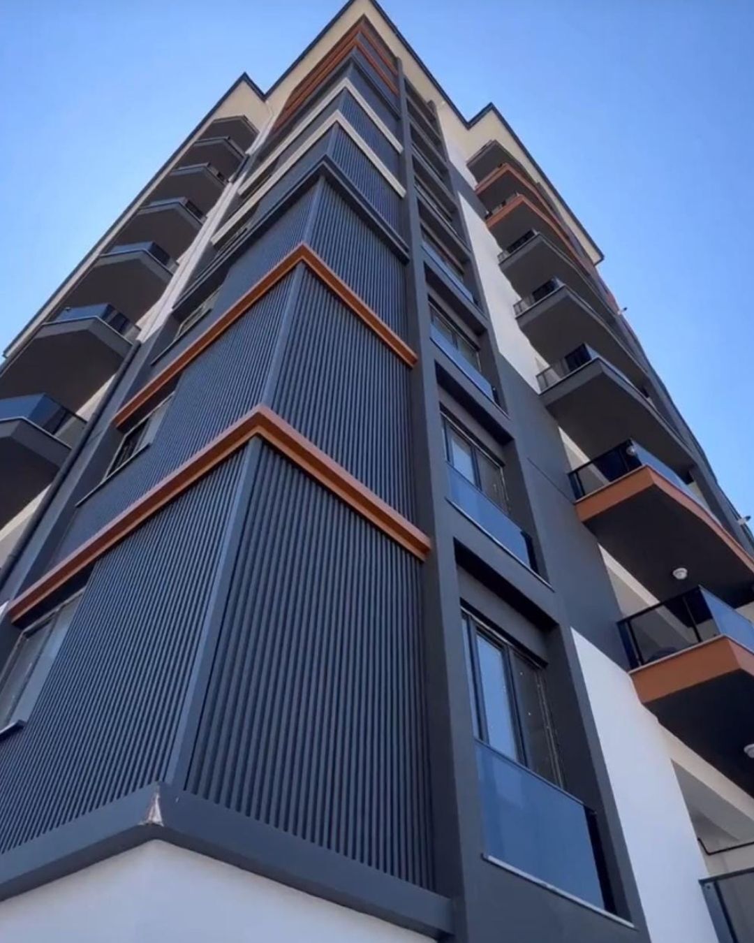 Antrasit PVC Dış Cephe Lambri Kaplaması - Görsel 3